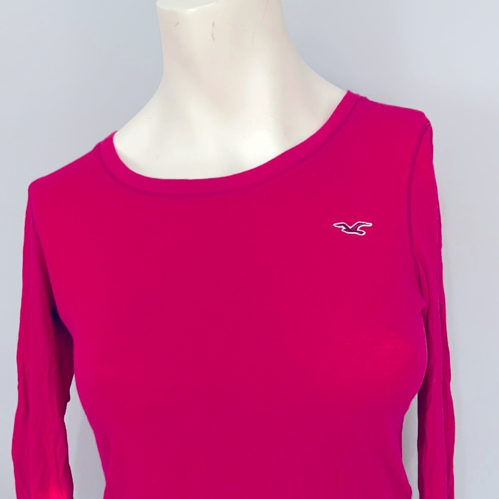 Hollister Pink long sleeved tee shirt. Size Med. Bundle and Save!!